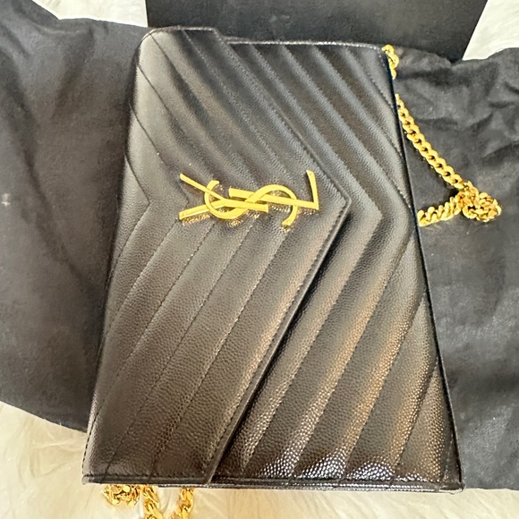 SainLaurent Black caviar wallet on chain - Picture 5 of 13